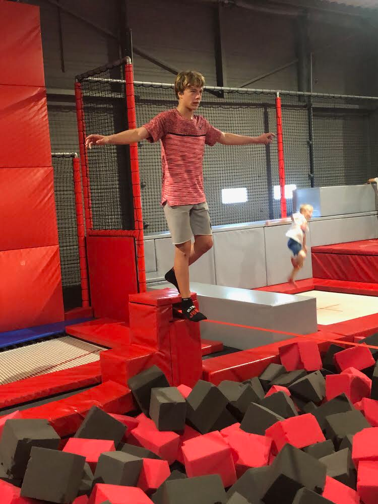 Trampoline Park Toulouse UItra Jump Slackline