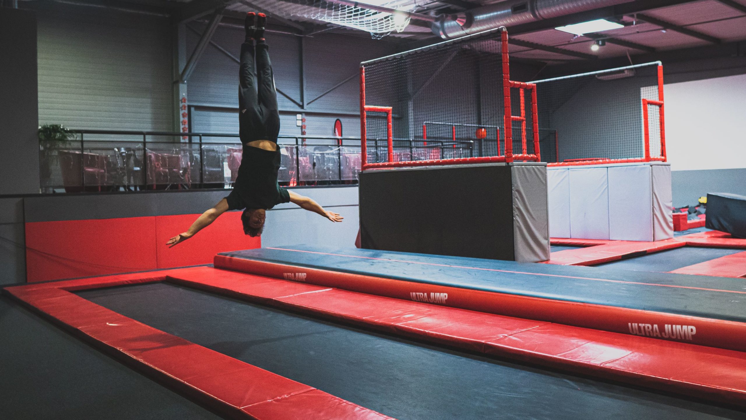 Activité tumbling Trampoline Park Toulouse Ultra Jump activite tumbling