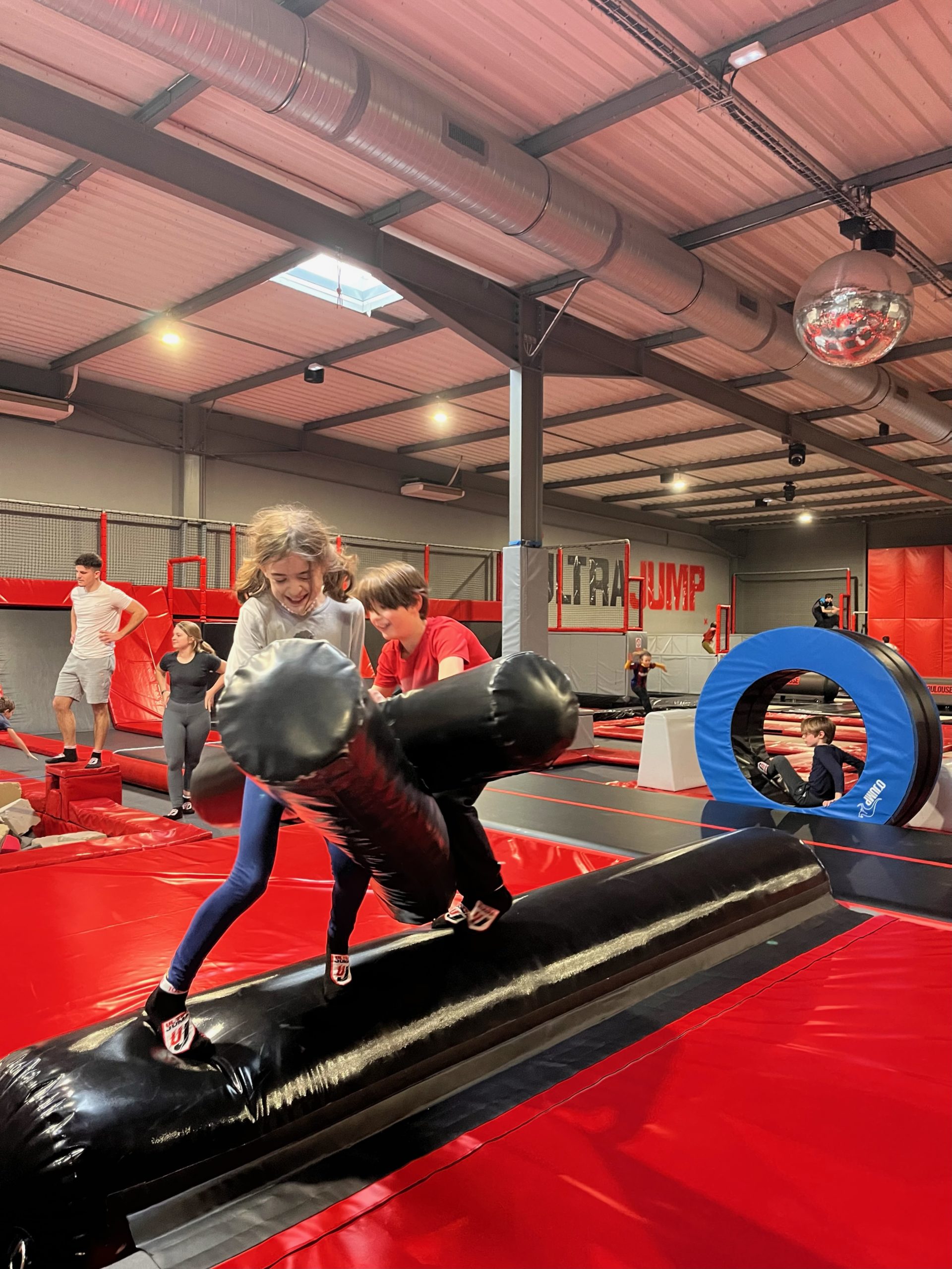 Trampoline Park Toulouse UItra Jump Slackline